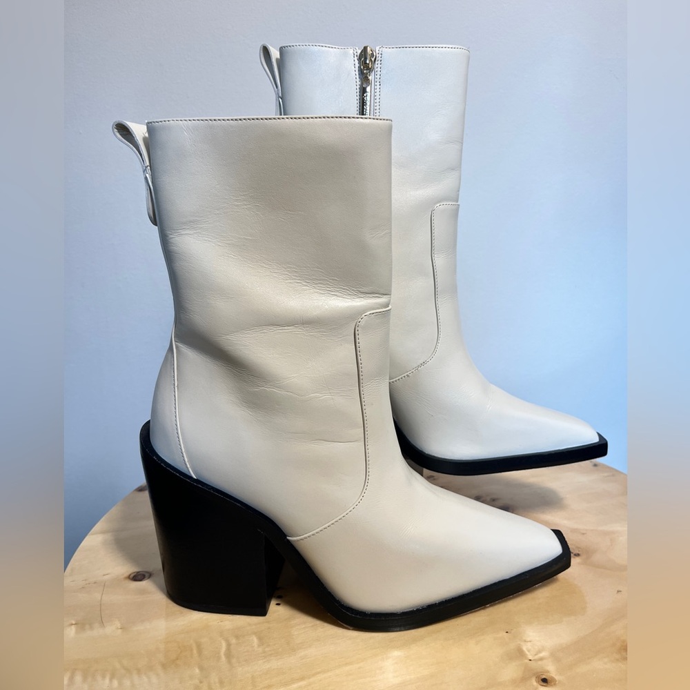 Brand New Larroude James Boots in Ivory, Sz 8